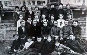 Shkola Lunacharskovo 1940.jpg